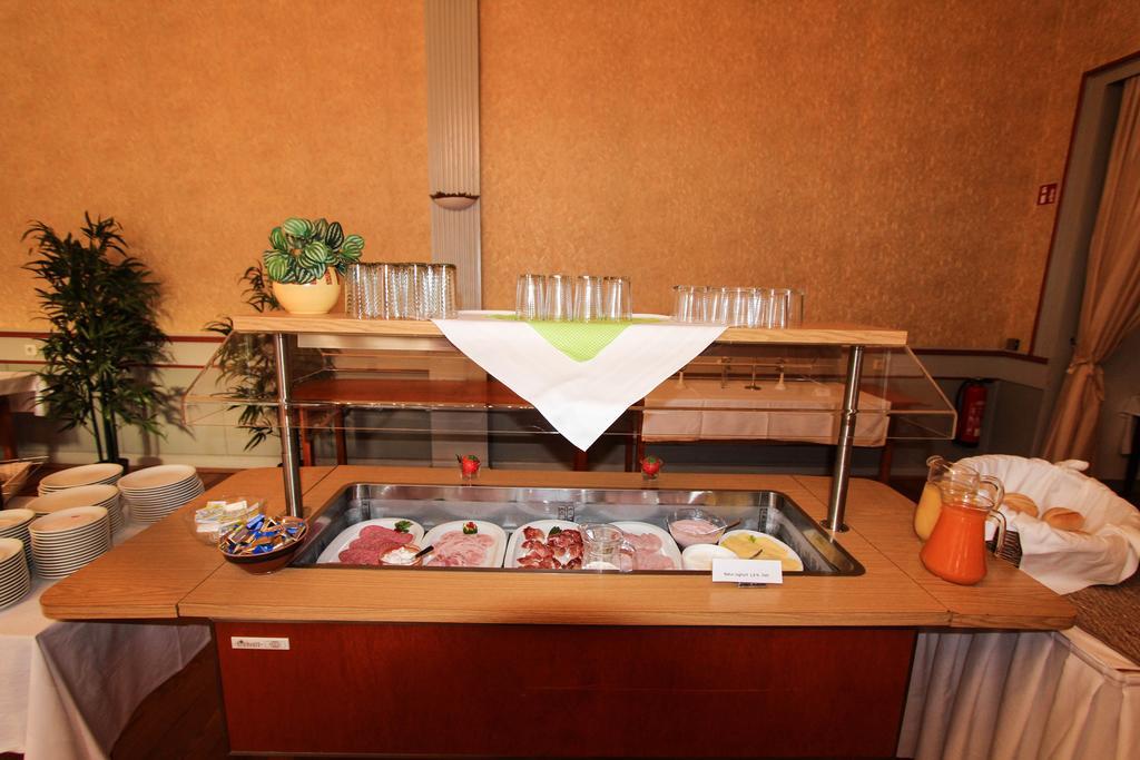 Hotel Deutsches Haus Нортхайм Екстериор снимка