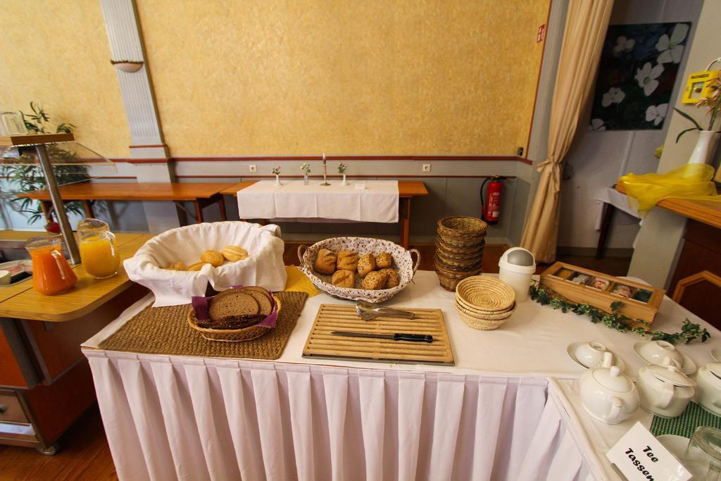 Hotel Deutsches Haus Нортхайм Екстериор снимка